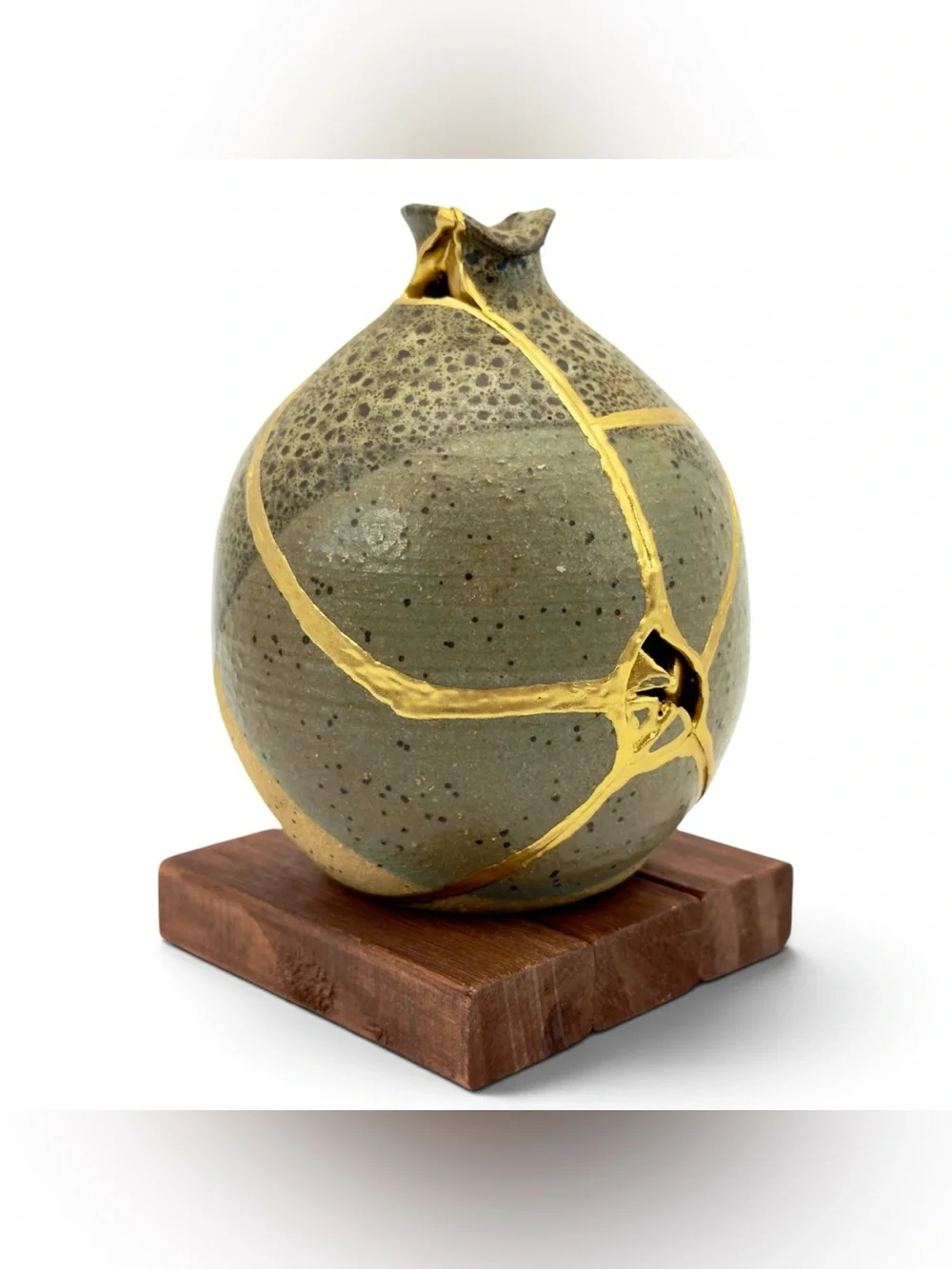 Kintsugi Vase Handmade Pottery Gold Crack Art Personal Growth Anniversary Gift